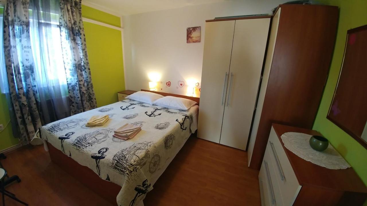 Apartment Tina Трогир Екстериор снимка