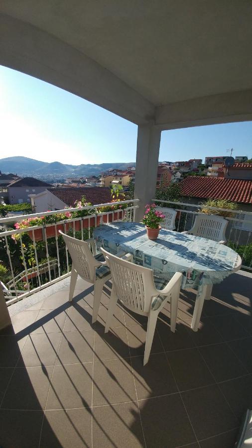 Apartment Tina Трогир Екстериор снимка