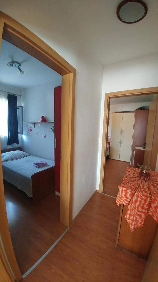 Apartment Tina Трогир Екстериор снимка