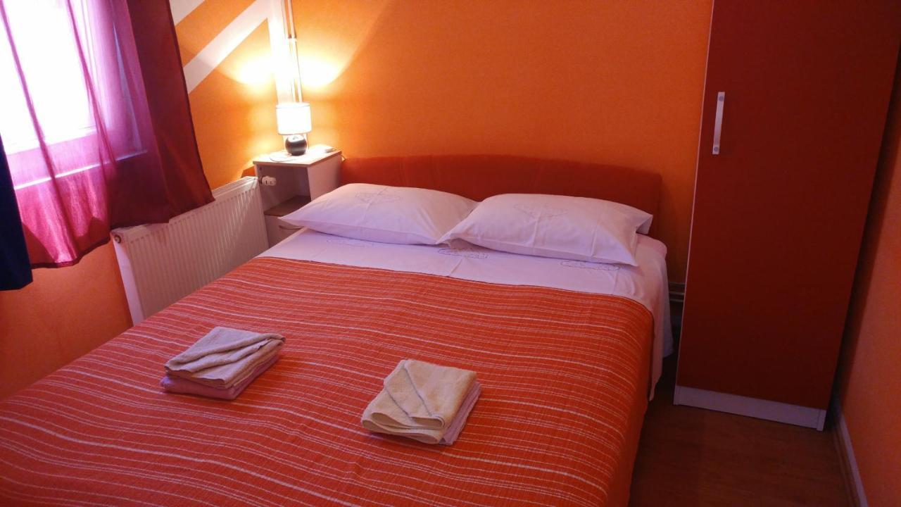 Apartment Tina Трогир Екстериор снимка
