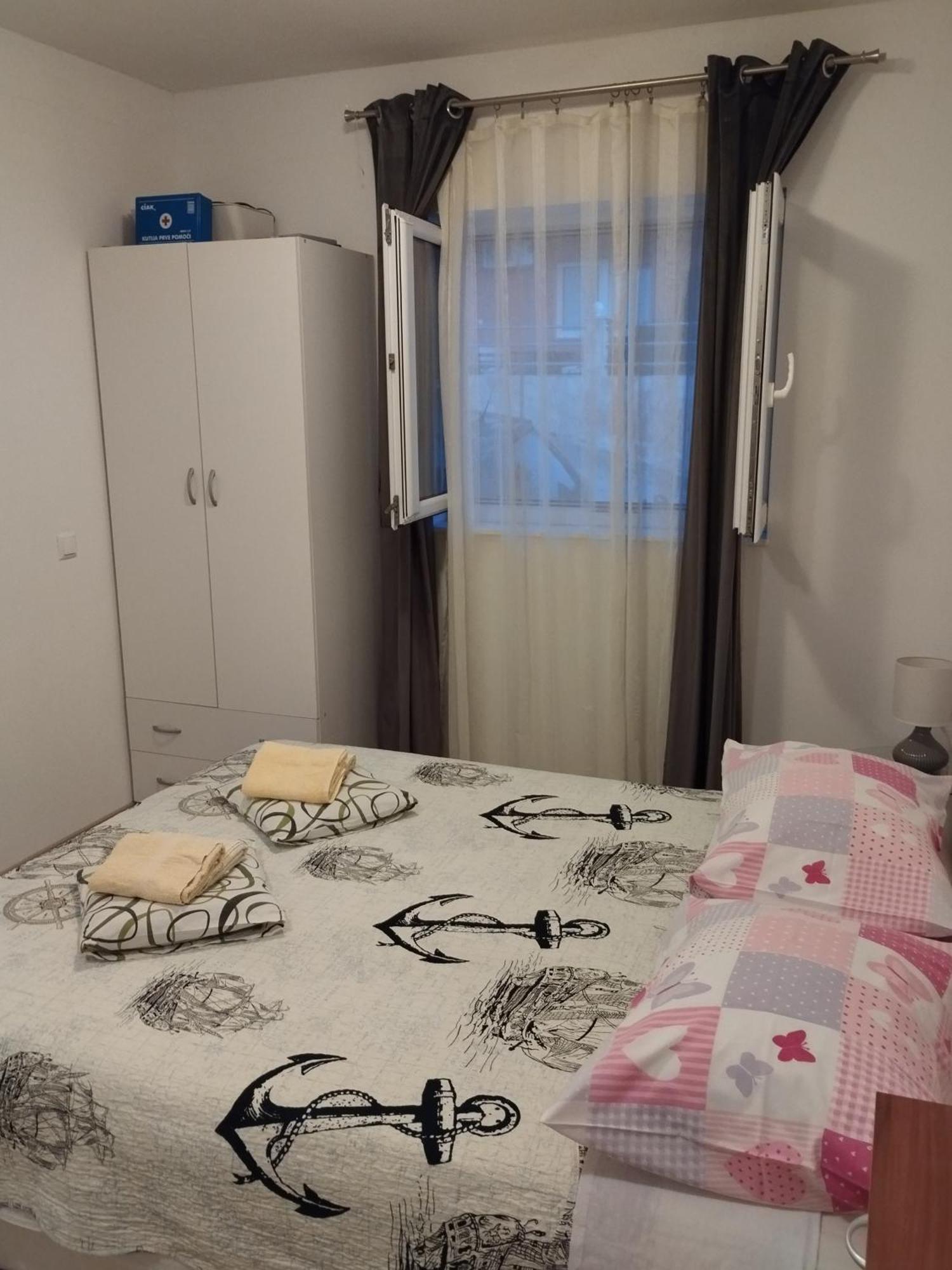 Apartment Tina Трогир Екстериор снимка