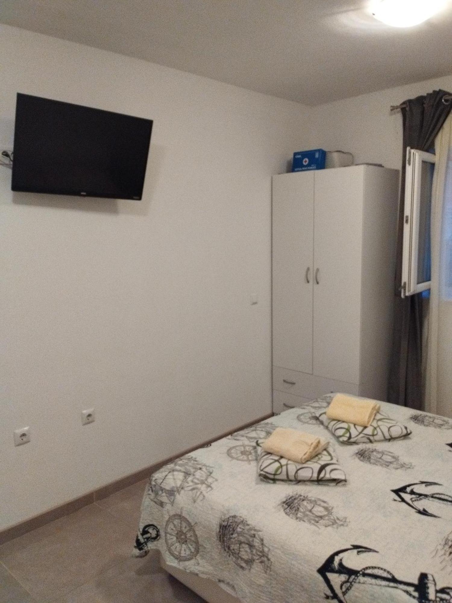 Apartment Tina Трогир Екстериор снимка
