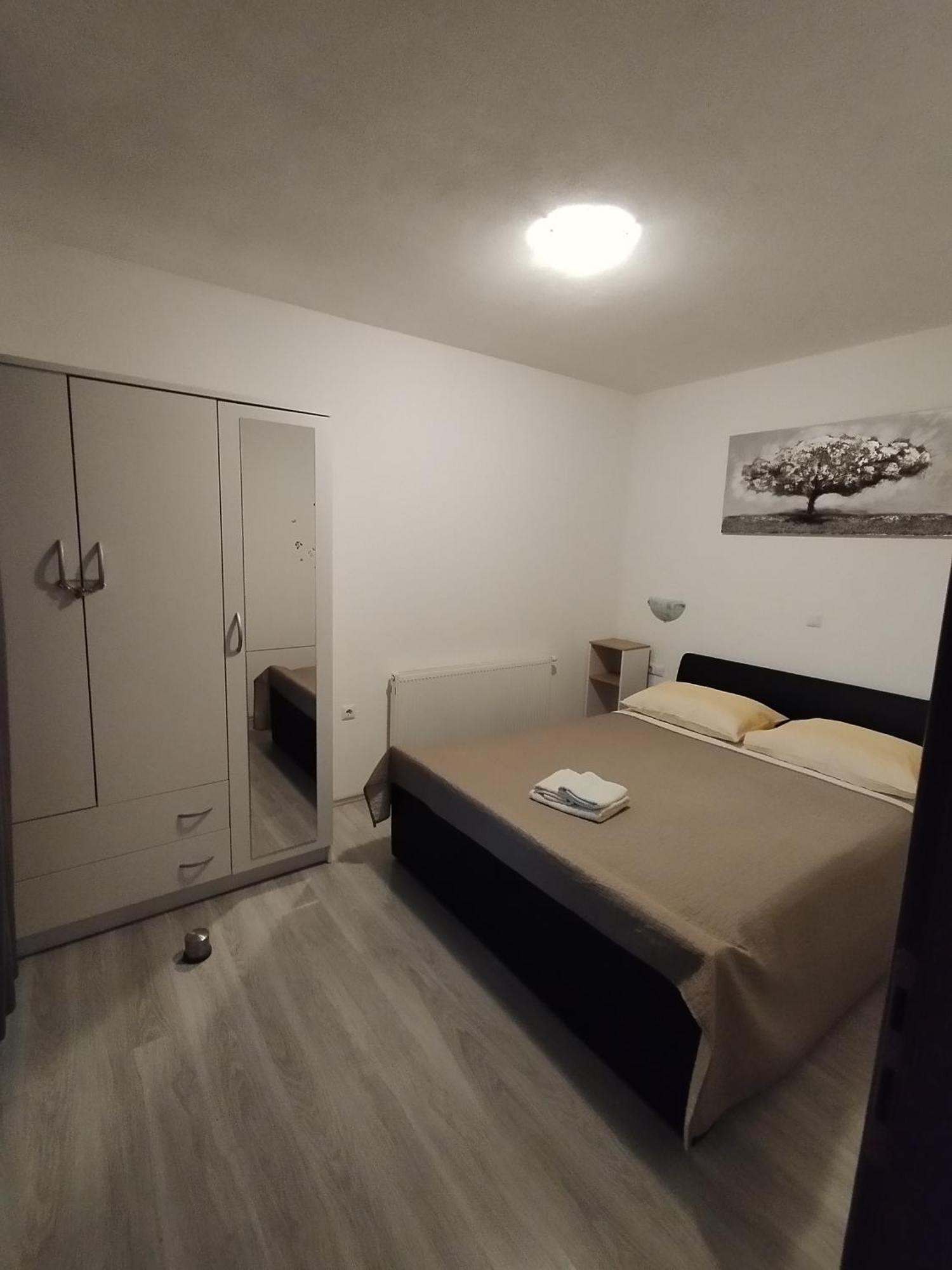 Apartment Tina Трогир Екстериор снимка