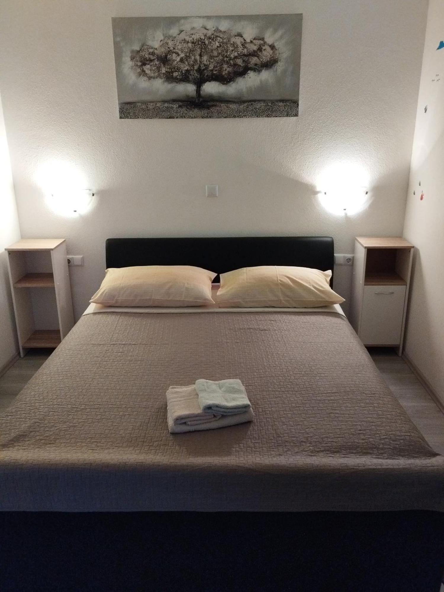 Apartment Tina Трогир Екстериор снимка