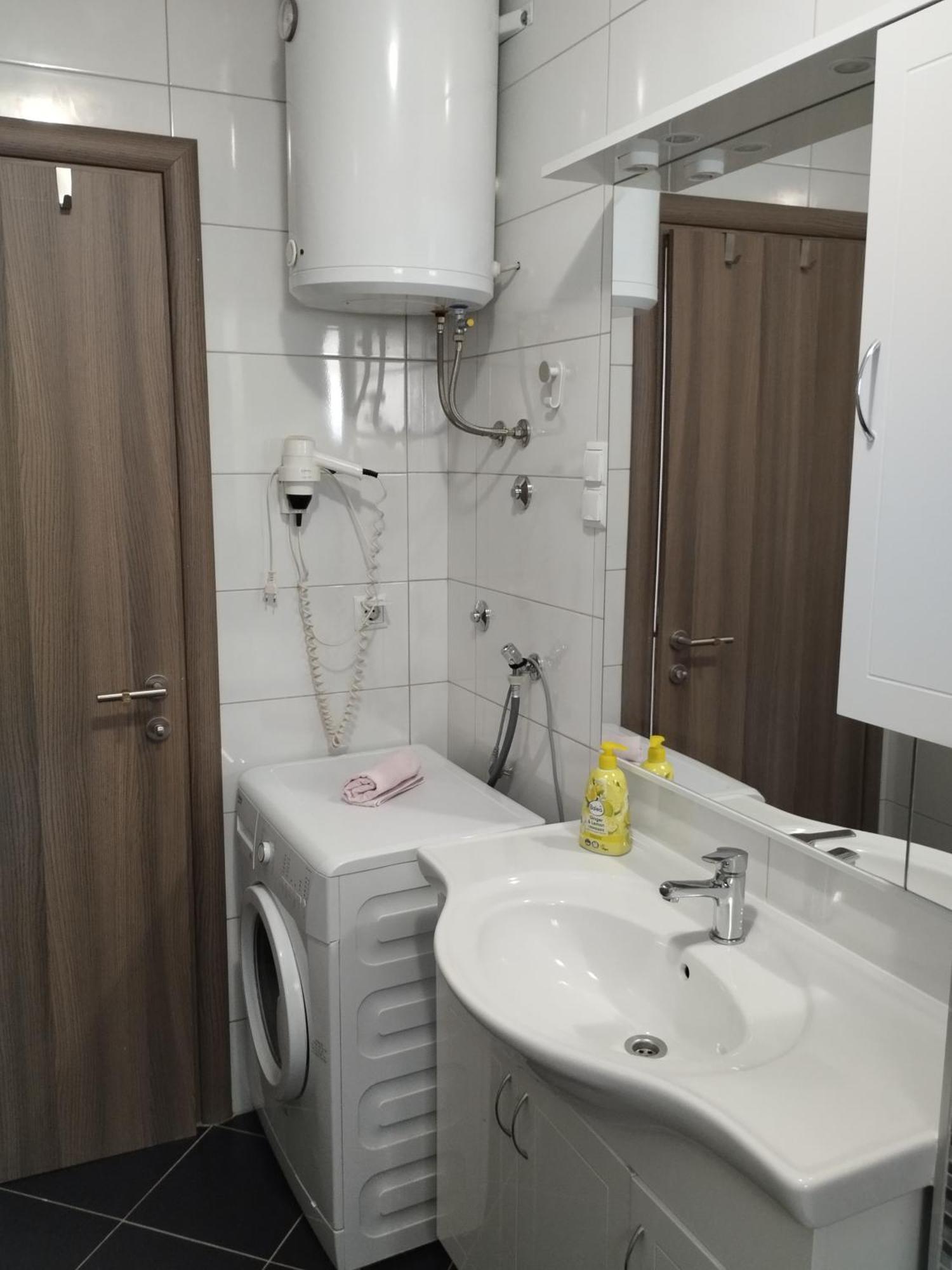 Apartment Tina Трогир Екстериор снимка