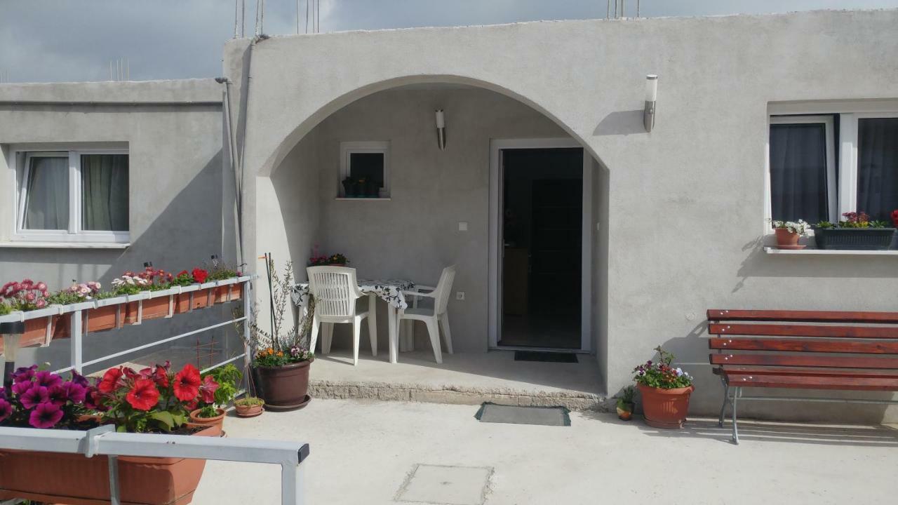 Apartment Tina Трогир Екстериор снимка